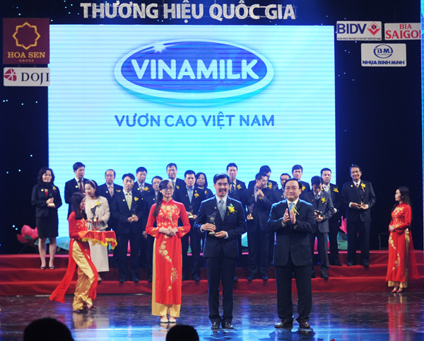 Vinamilk[-]tiếp[-]tục[-]đươc[-]vinh[-]danh[-]Thương[-]hiệu[-]Quốc[-]gia
